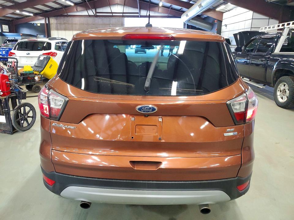 64777126 :رقم المزاد ، 1FMCU9GD1HUA86966 vin ، 2017 Ford Escape مزاد بيع