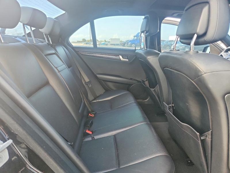 Продажа на аукционе авто 2014 Mercedes-benz C, vin: WDDGF4HB5EA952090, номер лота: 65631676