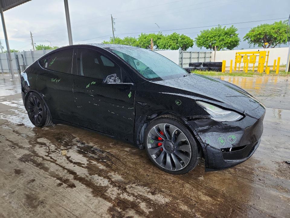 62952806 :رقم المزاد ، 5YJYGDEF3LF027895 vin ، 2020 Tesla Model Y مزاد بيع