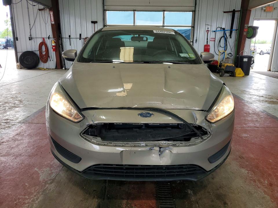 64402396 :رقم المزاد ، 1FADP3F28GL365726 vin ، 2016 Ford Focus مزاد بيع