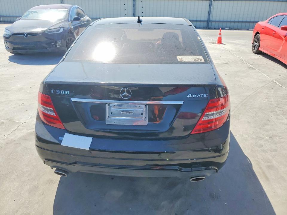 Продаж на аукціоні авто 2012 Mercedes-benz C, vin: WDDGF8BB8CR208577, номер лоту: 65321516