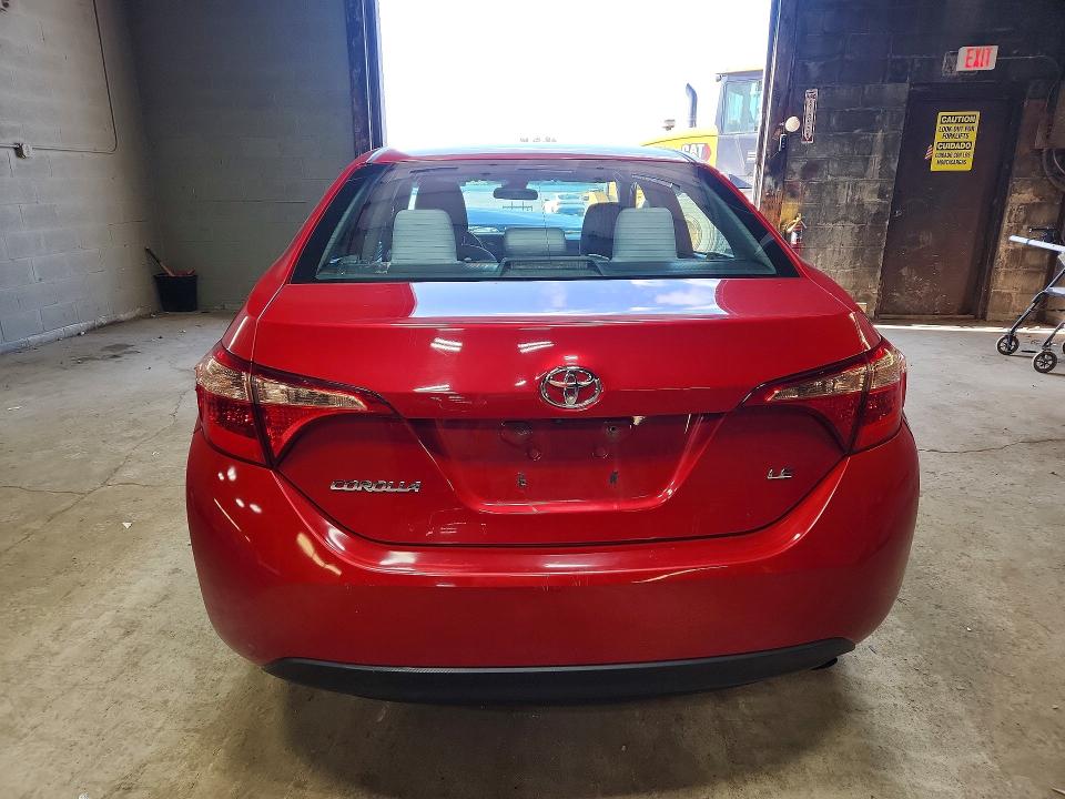 65351056 :رقم المزاد ، 2T1BURHE3JC975391 vin ، 2018 Toyota Corolla مزاد بيع