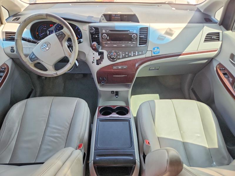 64704766 :رقم المزاد ، 5TDYK3DC5DS395010 vin ، 2013 Toyota Sienna مزاد بيع