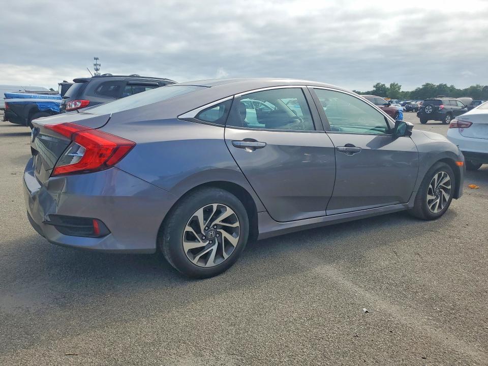 62882626 :رقم المزاد ، 19XFC2F71GE239785 vin ، 2016 Honda Civic مزاد بيع