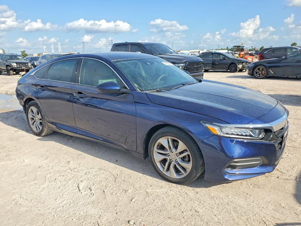 64834556 :رقم المزاد ، 1HGCV1F18JA013855 vin ، 2018 Honda Accord مزاد بيع