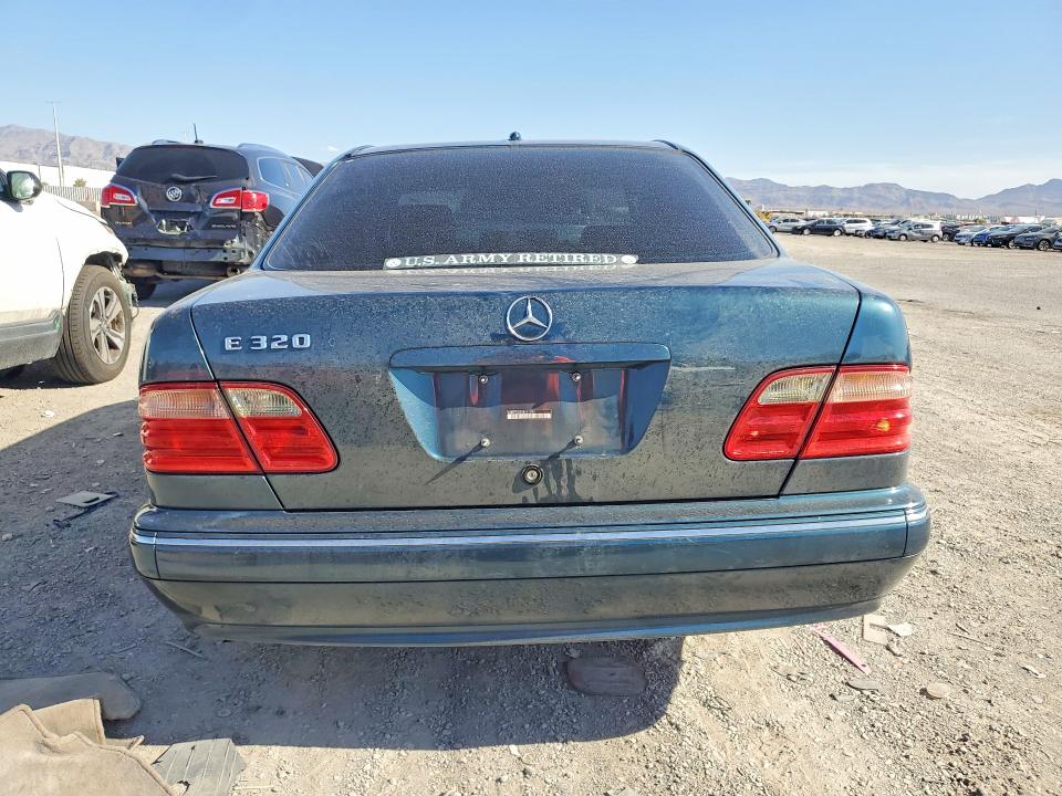 2000 Mercedes-benz E მანქანა იყიდება აუქციონზე, vin: WDBJF65J8YB161296, აუქციონის ნომერი: 66051736