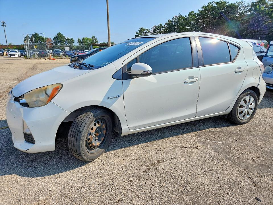 2013 Toyota Prius C მანქანა იყიდება აუქციონზე, vin: JTDKDTB38D1531517, აუქციონის ნომერი: 64439156