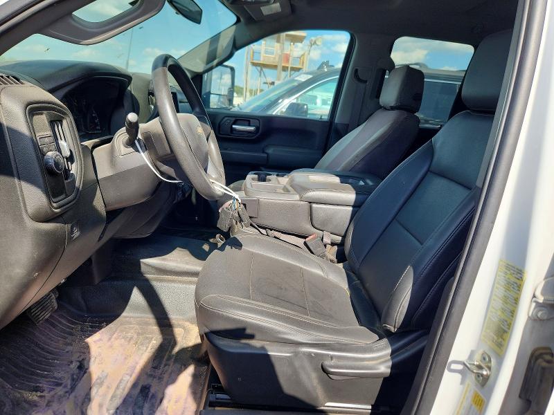 64303226 :رقم المزاد ، 1GB2WLE74LF235649 vin ، 2020 Chevrolet Silverado مزاد بيع