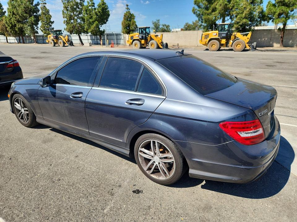 65893186 :رقم المزاد ، WDDGF4HB9DA754482 vin ، 2013 Mercedes-benz C مزاد بيع