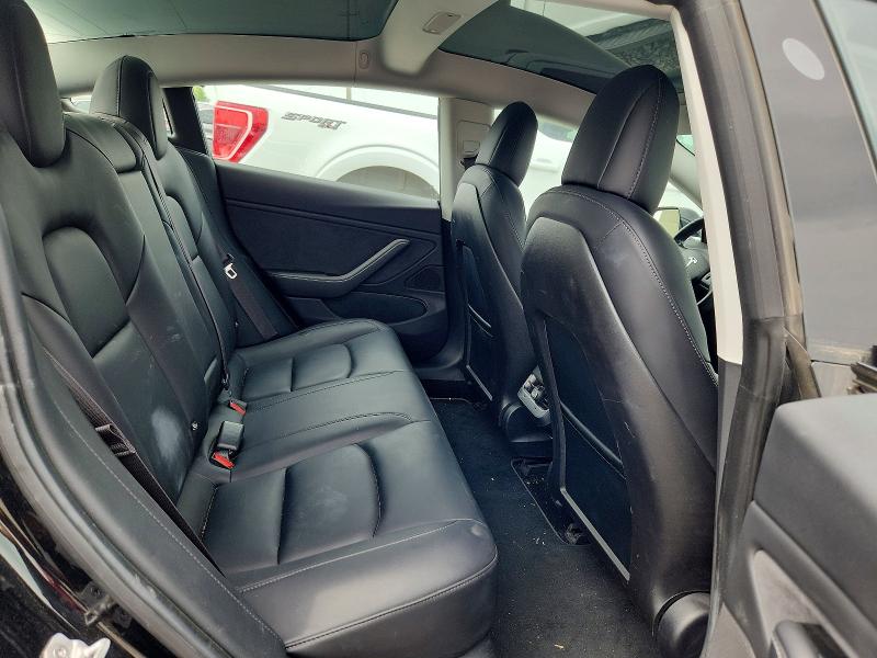 63781626 :رقم المزاد ، 5YJ3E1EA0JF039132 vin ، 2018 Tesla Model 3 مزاد بيع