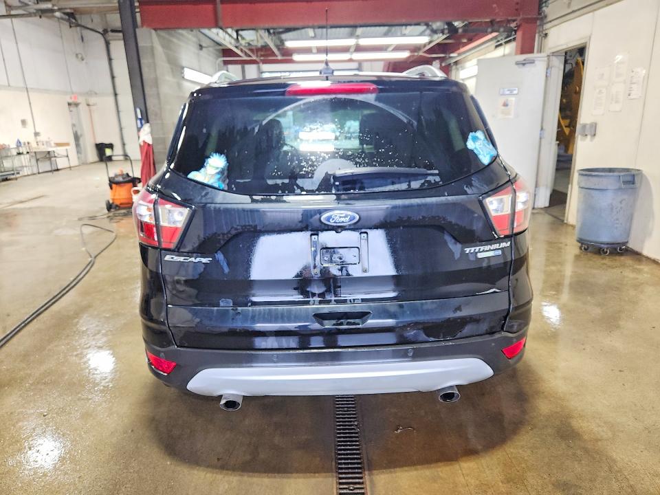 Продаж на аукціоні авто 2018 Ford Escape, vin: 1FMCU9J92JUD44261, номер лоту: 63045426