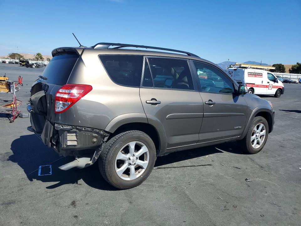 63525406 :رقم المزاد ، 2T3YF4DV3BW081721 vin ، 2011 Toyota Rav4 مزاد بيع