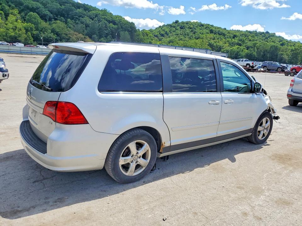 2010 Volkswagen Routan მანქანა იყიდება აუქციონზე, vin: 2V4RW3D18AR388179, აუქციონის ნომერი: 65462276