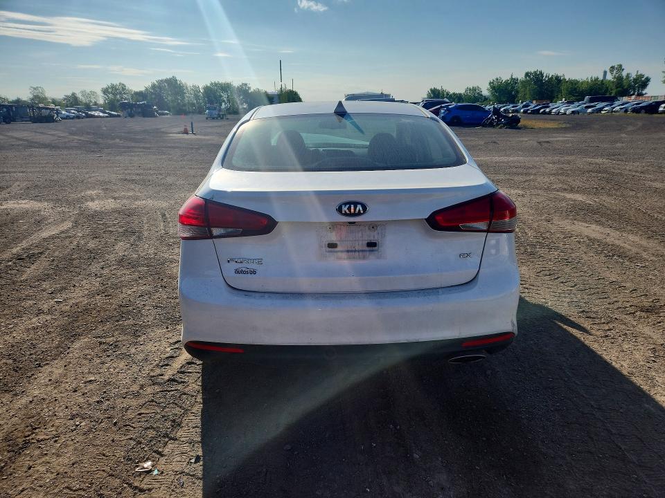 2018 Kia Forte მანქანა იყიდება აუქციონზე, vin: 3KPFL4A80JE274952, აუქციონის ნომერი: 66640016