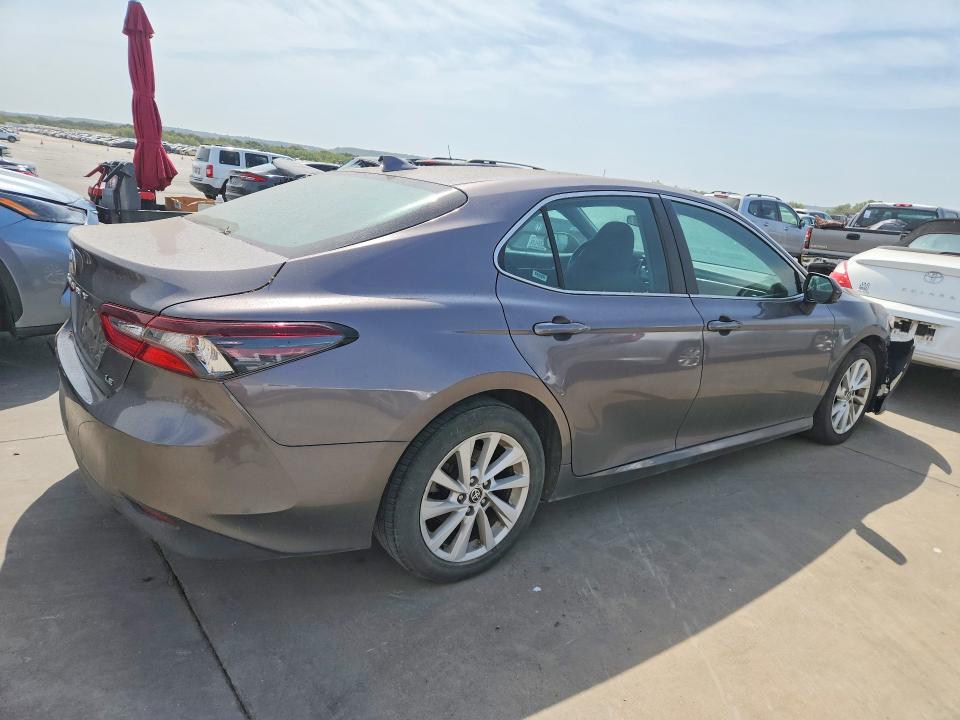 2022 Toyota Camry მანქანა იყიდება აუქციონზე, vin: 4T1C11AK9NU637318, აუქციონის ნომერი: 66004406