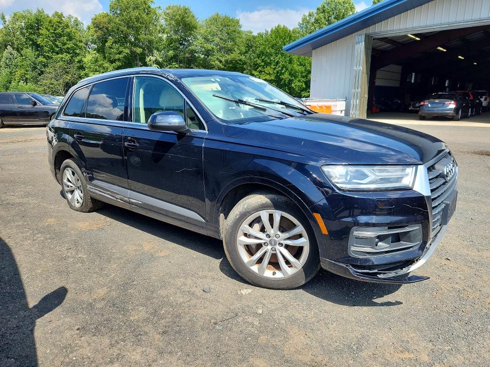 66065456 :رقم المزاد ، WA1LABF7XHD021950 vin ، 2017 Audi Q7 مزاد بيع