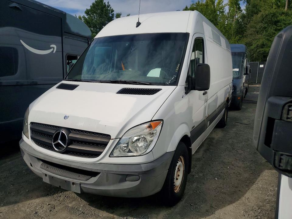 63600206 :رقم المزاد ، WD3PE8CB7B5586563 vin ، 2011 Mercedes-benz Sprinter مزاد بيع