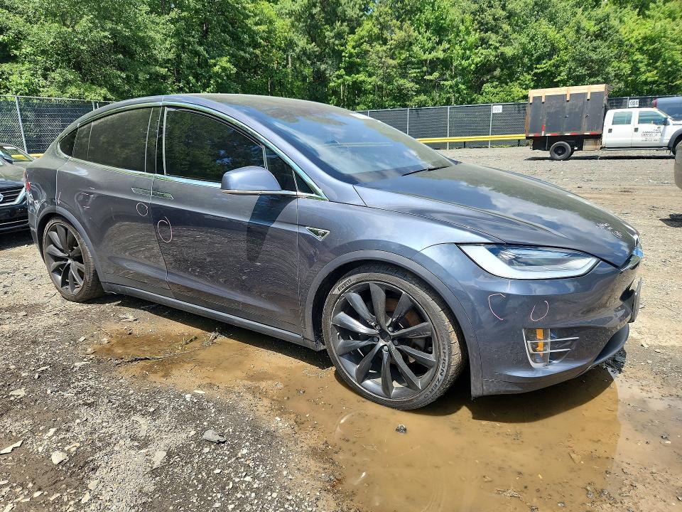Продажа на аукционе авто 2016 Tesla Model X, vin: 5YJXCAE2XGF005711, номер лота: 63917466