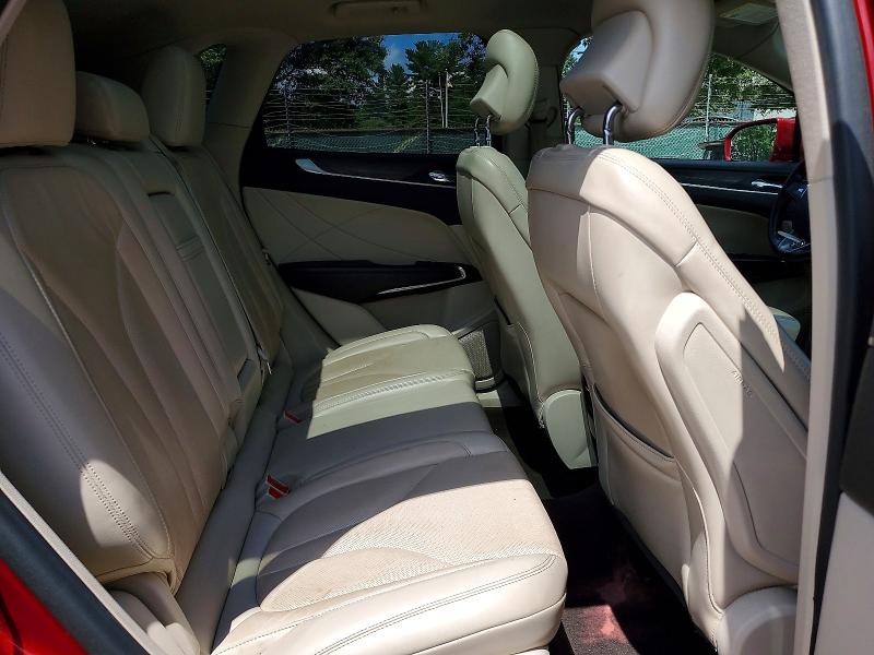 63642176 :رقم المزاد ، 5LMCJ3C97KUL50252 vin ، 2019 Lincoln Mkc مزاد بيع