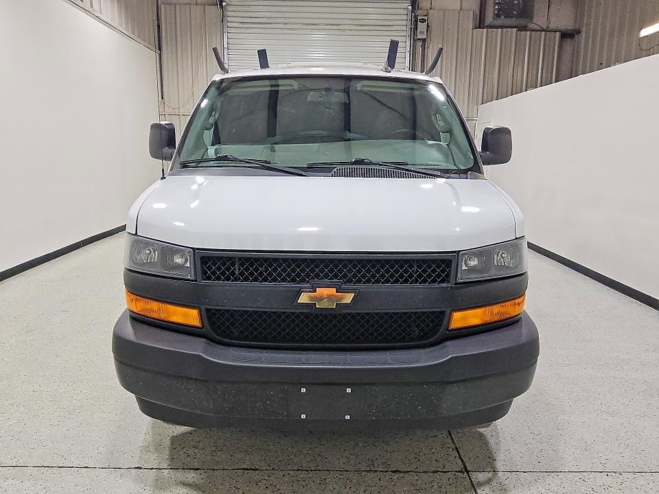 62446916 :رقم المزاد ، 1GCWGAFP4N1213518 vin ، 2022 Chevrolet Express G2500 مزاد بيع