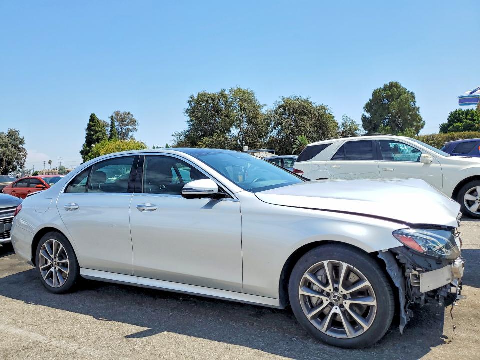 Продажа на аукционе авто 2020 Mercedes-benz E, vin: WDDZF6JB8LA756043, номер лота: 64631426
