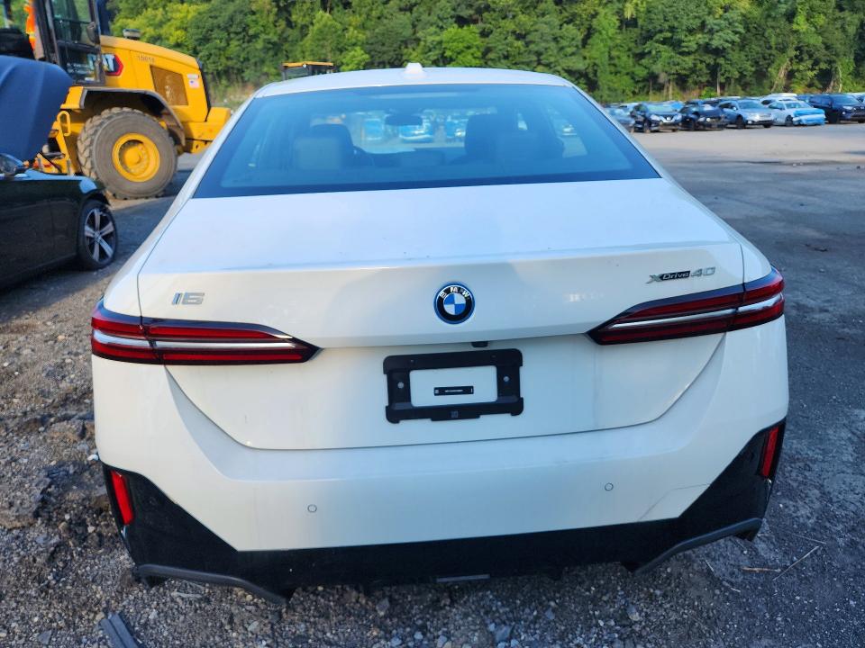 66488946 :رقم المزاد ، WBY13HG04SCS86841 vin ، 2025 Bmw I5 مزاد بيع
