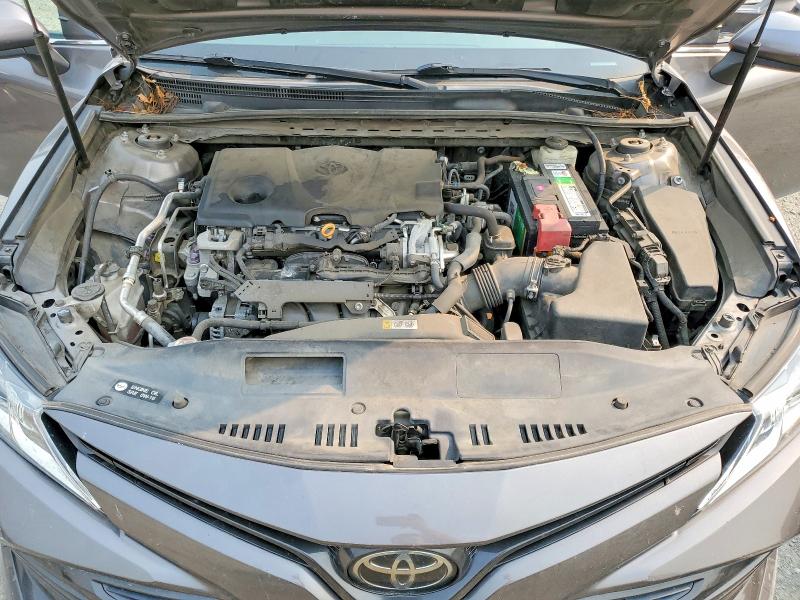 60954976 :رقم المزاد ، 4T1B11HK0JU049660 vin ، 2018 Toyota Camry مزاد بيع
