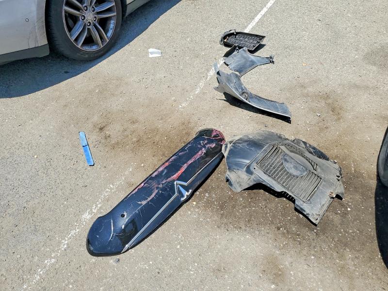 63621996 :رقم المزاد ، 5YJSA1E28FF117373 vin ، 2015 Tesla Model S مزاد بيع