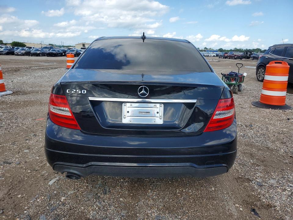 64702386 :رقم المزاد ، WDDGF4HB6EG216966 vin ، 2014 Mercedes-benz C مزاد بيع