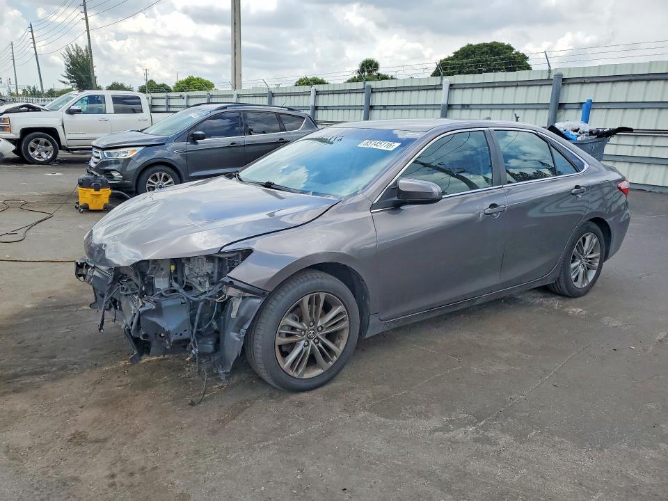 2016 Toyota Camry Hybrid მანქანა იყიდება აუქციონზე, vin: 4T1BD1FK2GU197392, აუქციონის ნომერი: 65145116