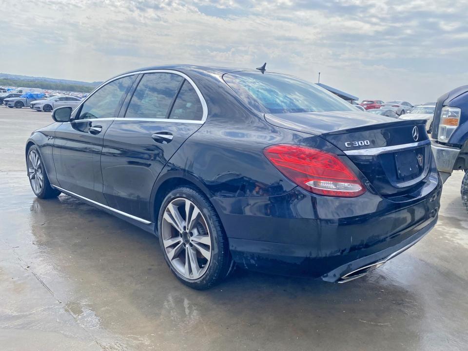 59146416 :رقم المزاد ، WDDWF4JB7JR338739 vin ، 2018 Mercedes-benz C مزاد بيع