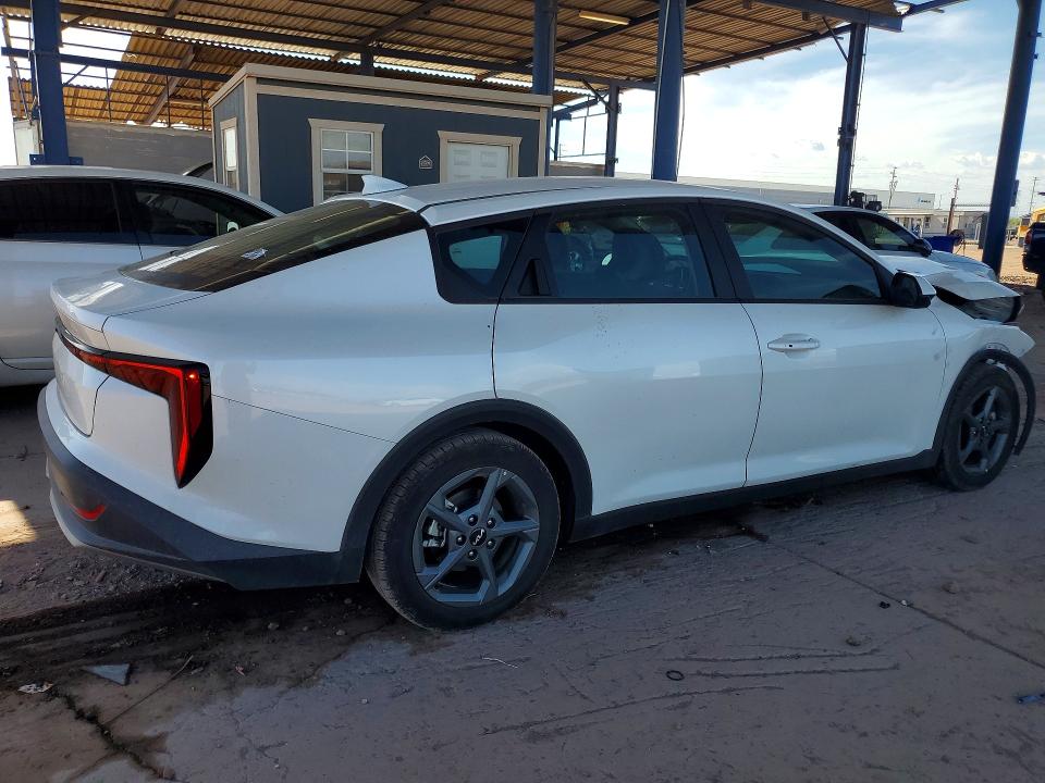 2025 Kia K4 მანქანა იყიდება აუქციონზე, vin: 3KPFT4DE3SE052974, აუქციონის ნომერი: 65046956
