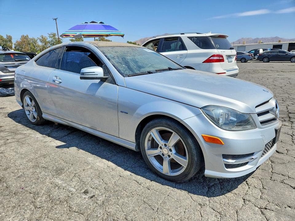 2012 Mercedes-benz C მანქანა იყიდება აუქციონზე, vin: WDDGJ4HB6CF887166, აუქციონის ნომერი: 64458546