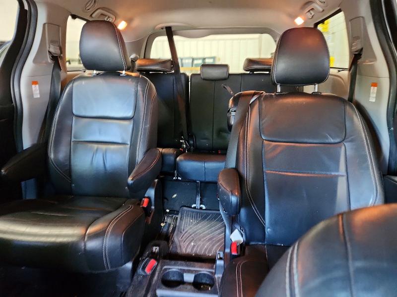 64255426 :رقم المزاد ، 5TDXK3DC8FS625329 vin ، 2015 Toyota Sienna مزاد بيع