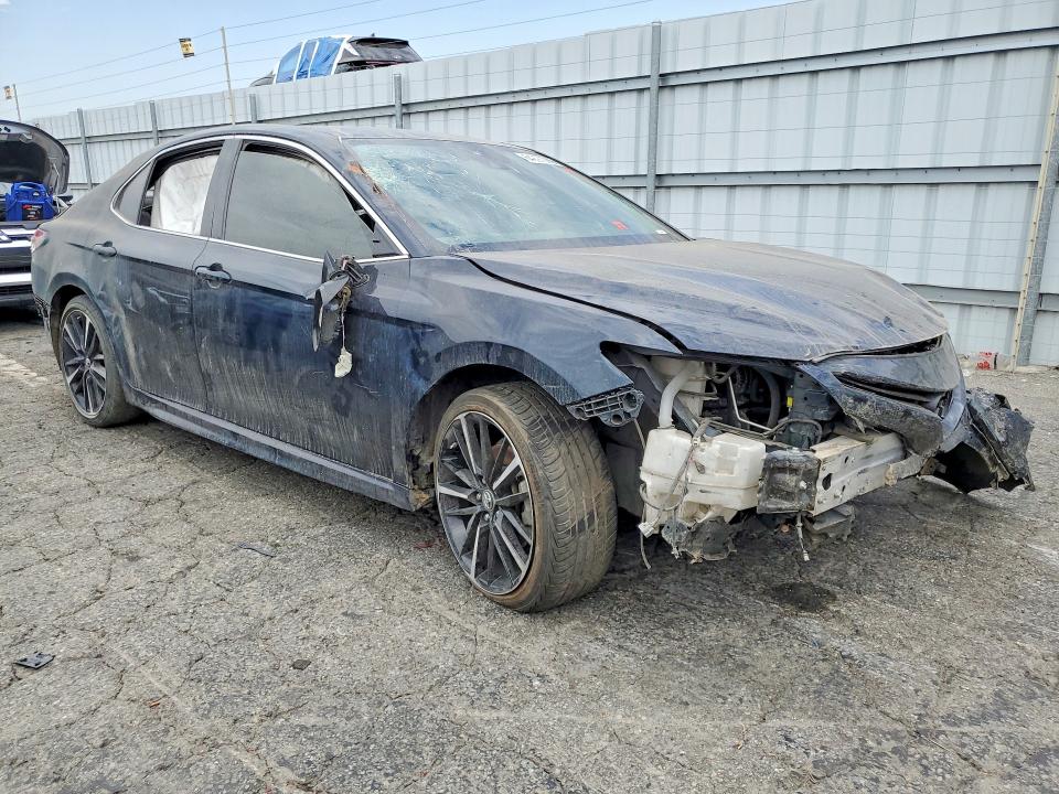 Продажа на аукционе авто 2019 Toyota Camry, vin: 4T1B61HK2KU827833, номер лота: 64297226