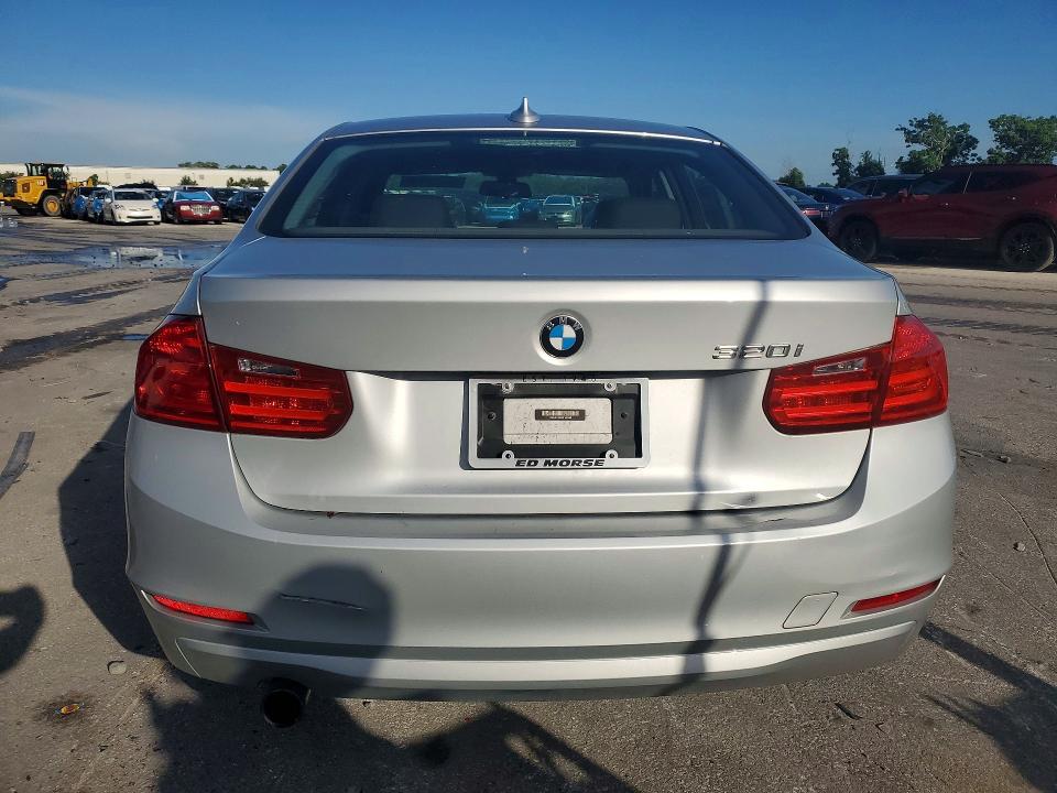66262416 :رقم المزاد ، WBA3B1C56DF462468 vin ، 2013 Bmw 320 مزاد بيع