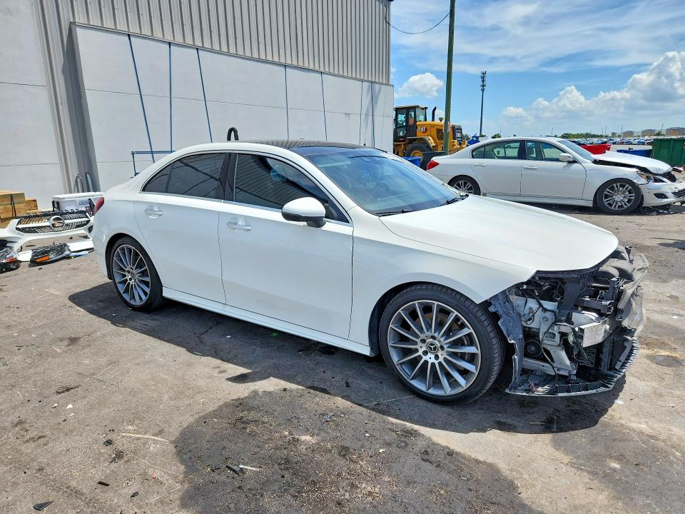 Продажа на аукционе авто 2019 Mercedes-benz A, vin: WDD3G4EB4KW015343, номер лота: 64224636