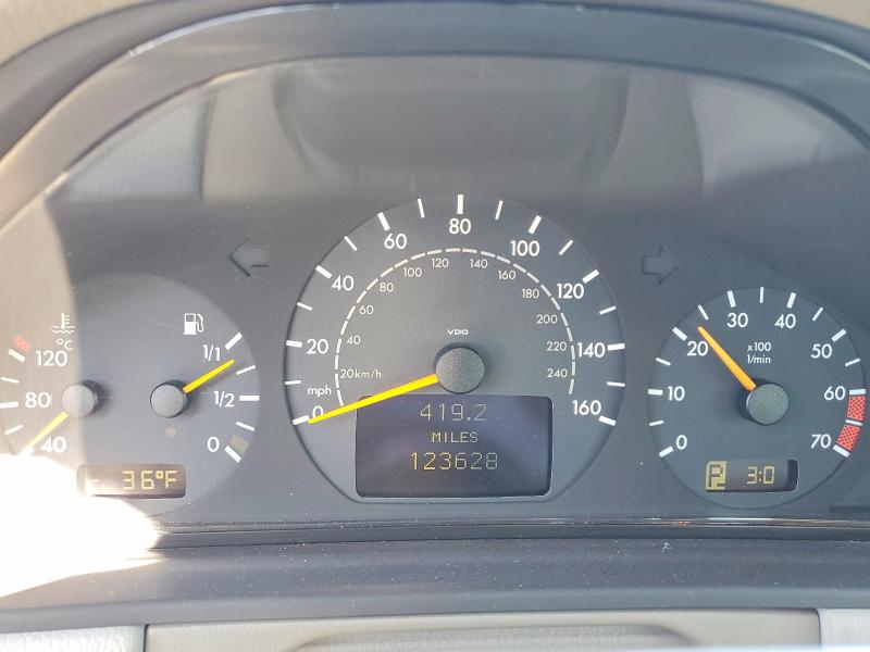 2001 Mercedes-benz E მანქანა იყიდება აუქციონზე, vin: WDBJF83J01X061328, აუქციონის ნომერი: 65051876