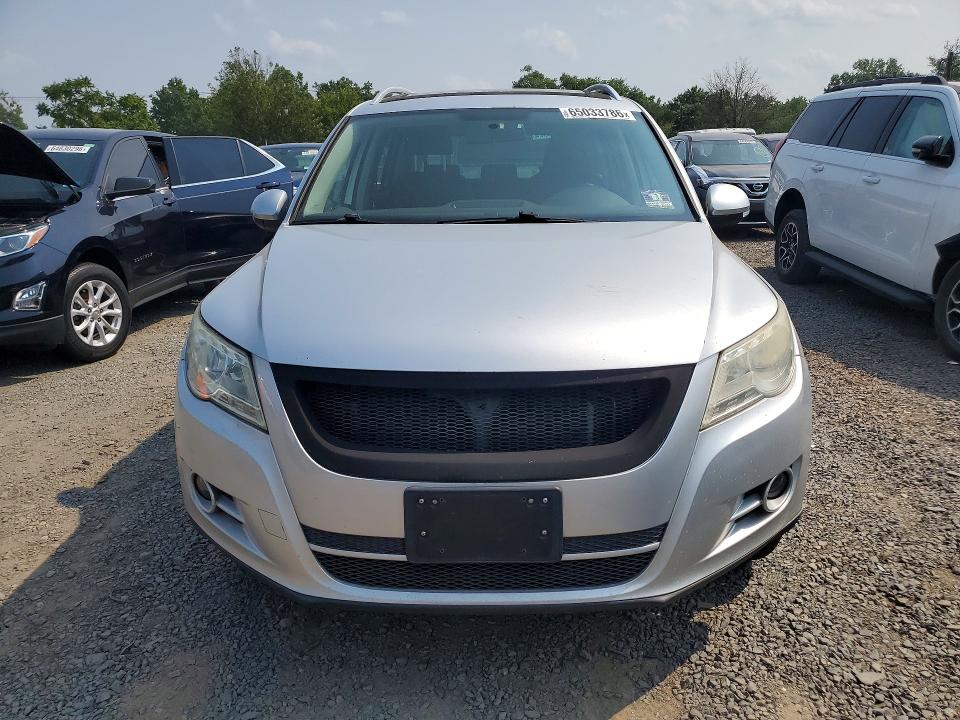 2011 Volkswagen Tiguan მანქანა იყიდება აუქციონზე, vin: WVGBV7AXXBW552468, აუქციონის ნომერი: 65033786