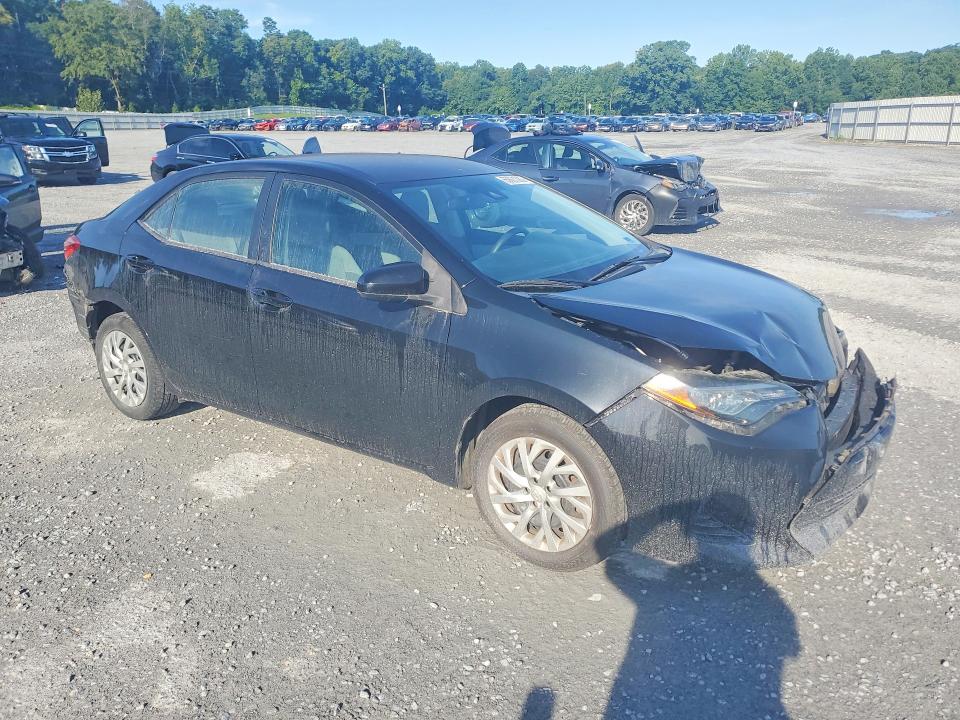 65601086 :رقم المزاد ، 5YFBURHE8JP848751 vin ، 2018 Toyota Corolla مزاد بيع
