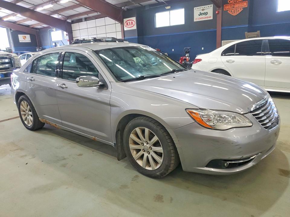 65433786 :رقم المزاد ، 1C3CCBCG5DN520992 vin ، 2013 Chrysler 200 مزاد بيع