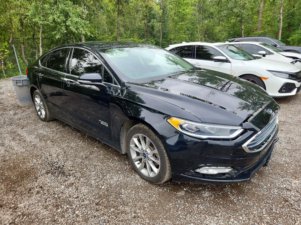 66245736 :رقم المزاد ، 3FA6P0PU1HR327328 vin ، 2017 Ford Fusion مزاد بيع