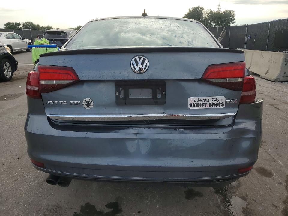 2017 Volkswagen Jetta მანქანა იყიდება აუქციონზე, vin: 3VWL17AJ5HM358078, აუქციონის ნომერი: 63924536