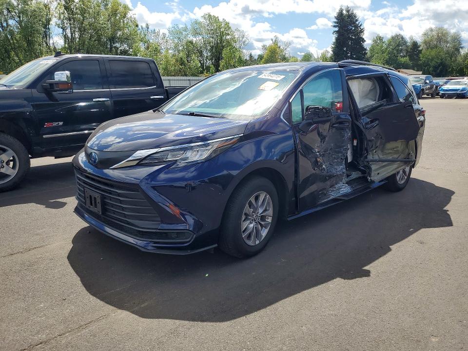 Продаж на аукціоні авто 2022 Toyota Sienna, vin: 5TDKSKFC9NS067684, номер лоту: 64994016