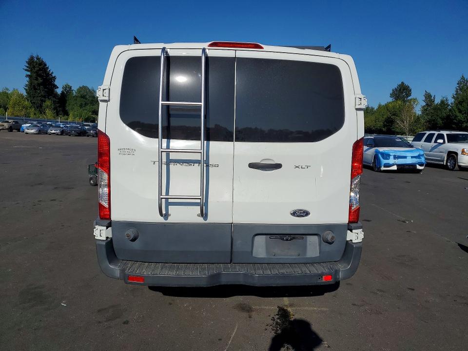 65329236 :رقم المزاد ، 1FBZX2ZM7FKA94402 vin ، 2015 Ford Transit مزاد بيع