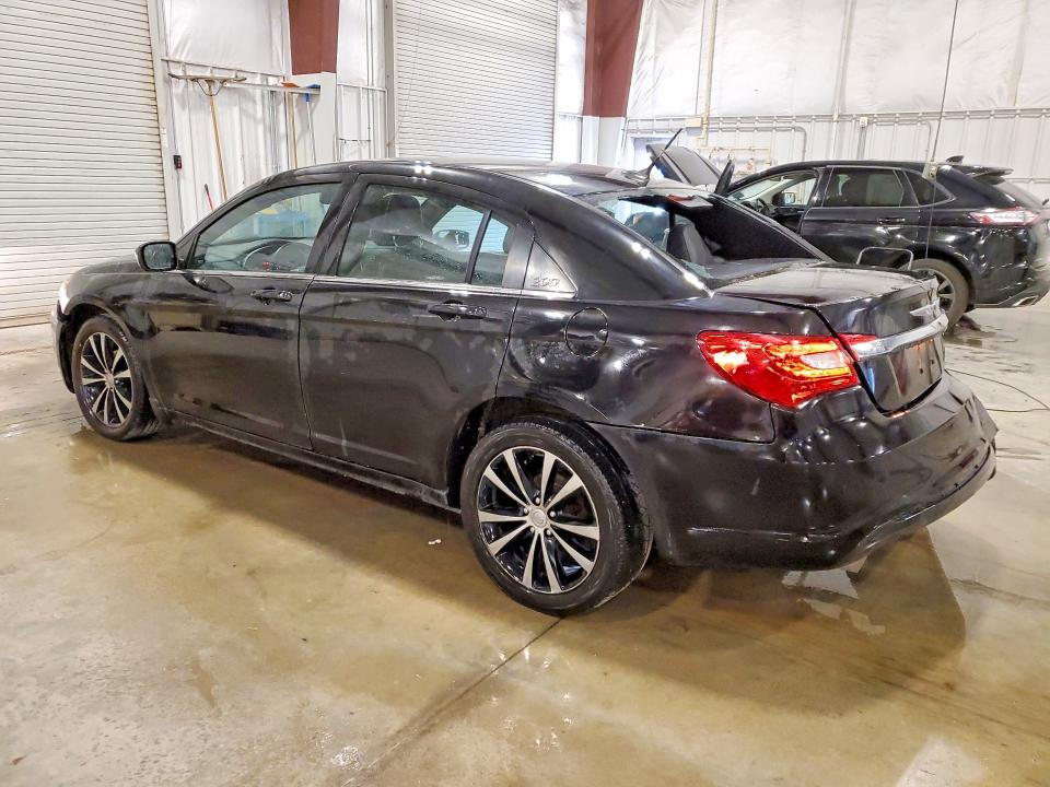 2011 Chrysler 200 მანქანა იყიდება აუქციონზე, vin: 1C3BC8FG1BN567671, აუქციონის ნომერი: 63762916