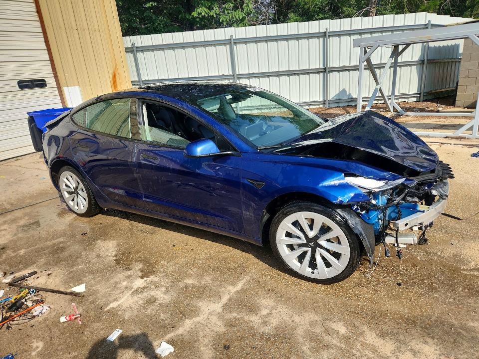 64394226 :رقم المزاد ، 5YJ3E1EA7NF372630 vin ، 2022 Tesla Model 3 مزاد بيع