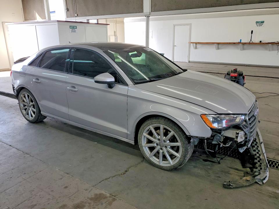 66612156 :رقم المزاد ، WAUBFGFF6F1048534 vin ، 2015 Audi A3 مزاد بيع