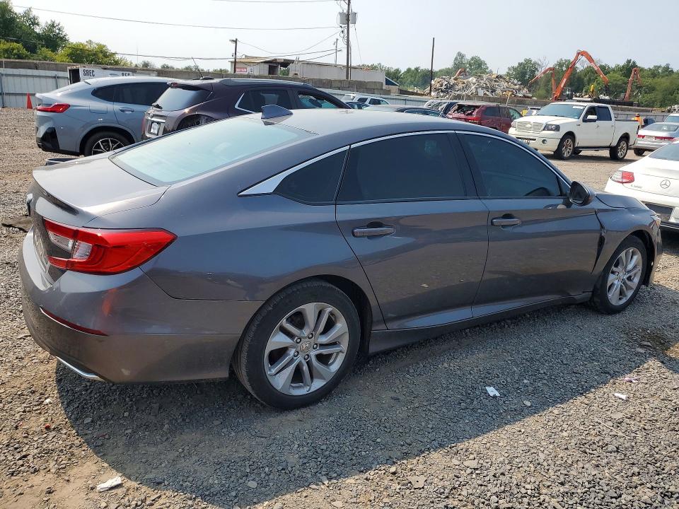 62648736 :رقم المزاد ، 1HGCV1F10JA064895 vin ، 2018 Honda Accord مزاد بيع