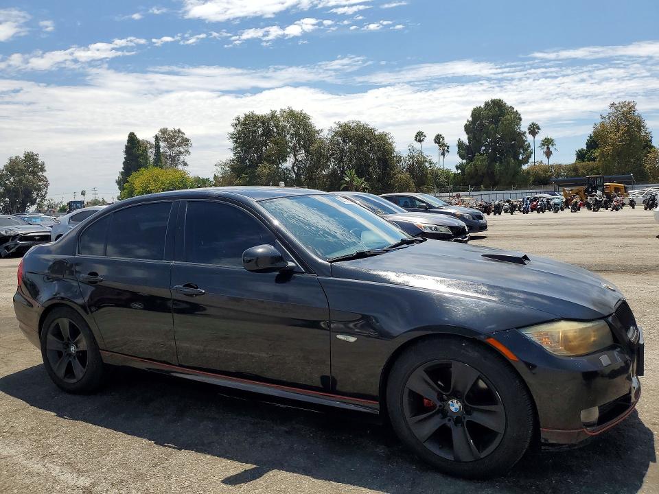 64090646 :رقم المزاد ، WBAPH5G53BNM71259 vin ، 2011 Bmw 328 مزاد بيع